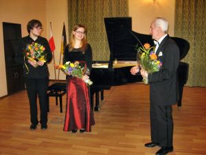 Od lewej: Krzysztof Książek, Agnieszka Zahaczewska, Juliusz Adamowski. Fot. Anna Jełłaczyc.